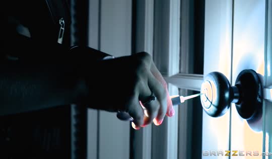 Силовое притяжение - лесбиянки любят пожестче