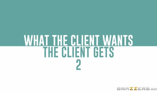 Массажист, стажерка и вип-клиентка в групповой оргии