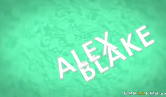 Зажимал телке рот ладонью и трахал - отодрал сестру другана Зажимал телке рот ладонью и трахал - отодрал сестру другана