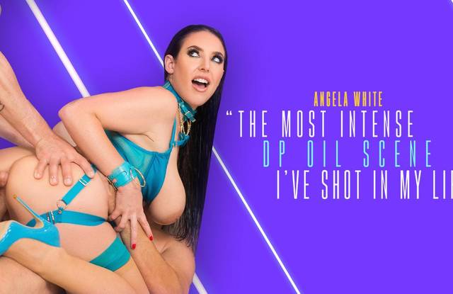 Парни эффектно долбят похотливую брюнеточку рачком